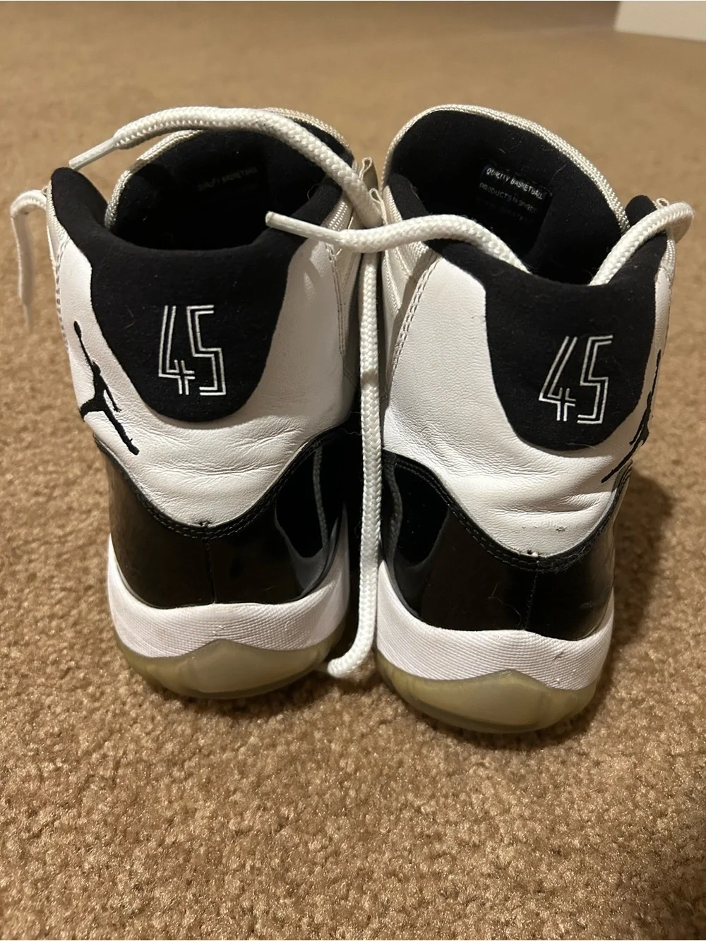 Jordan Retro 11 Black/White Sneakers